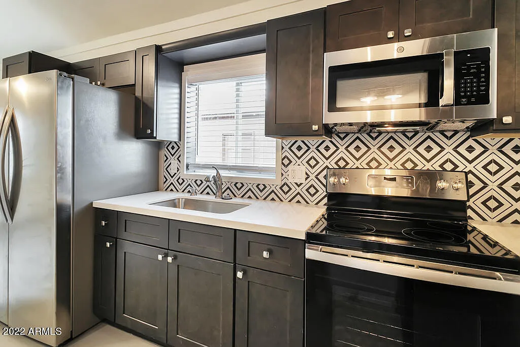 Studio, 1.0 bath, 384 sqft, $1,000 — Photo 4