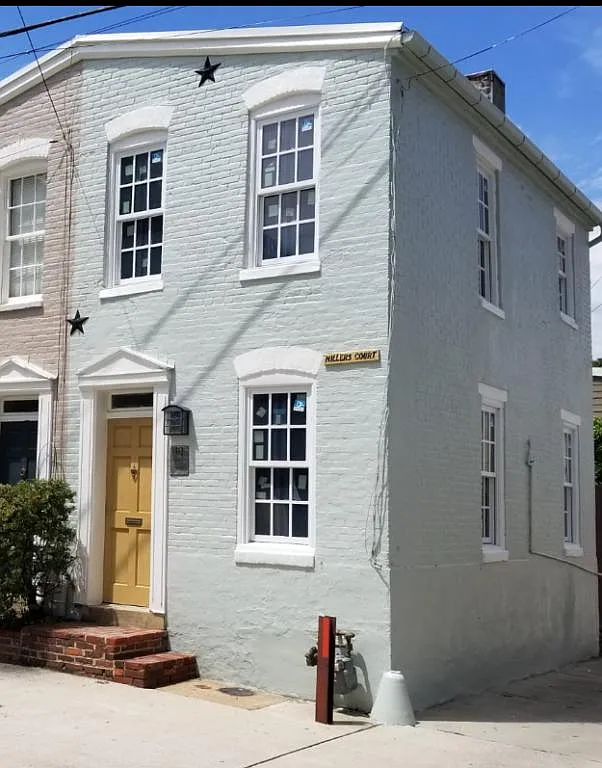 312 Millers Court NE — Photo 1