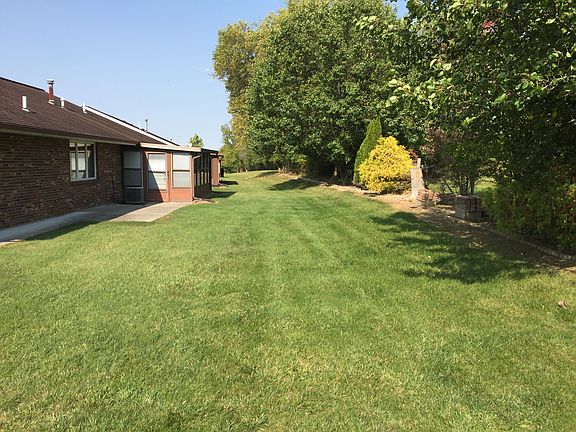 4th image of 3030 Brixton Dr E