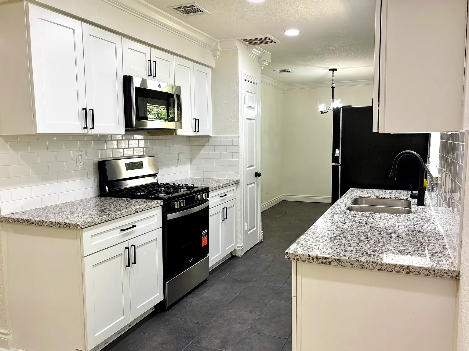 4 bed, 2.5 bath, 1602 sqft, $2,200 — Photo 4
