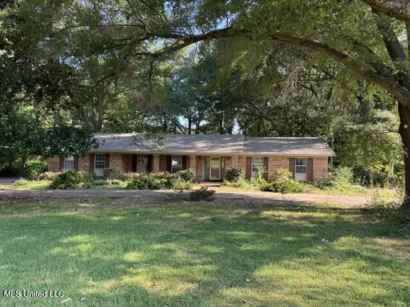 16 Norris Cv, Senatobia, MS 38668