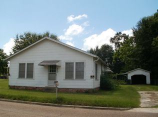 805 W Covington Ave, Opp, AL 36467