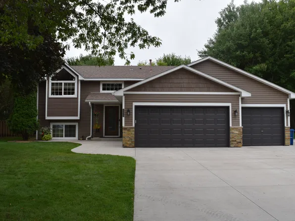 7275 Heather Ct, Lino Lakes, MN 55014