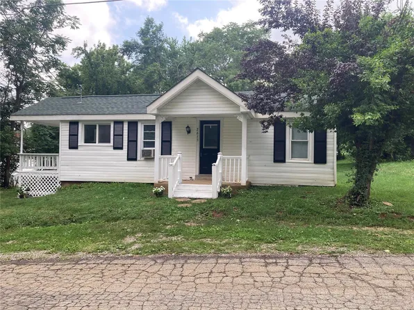 2615 Cedar St, Doe Run, MO 63637