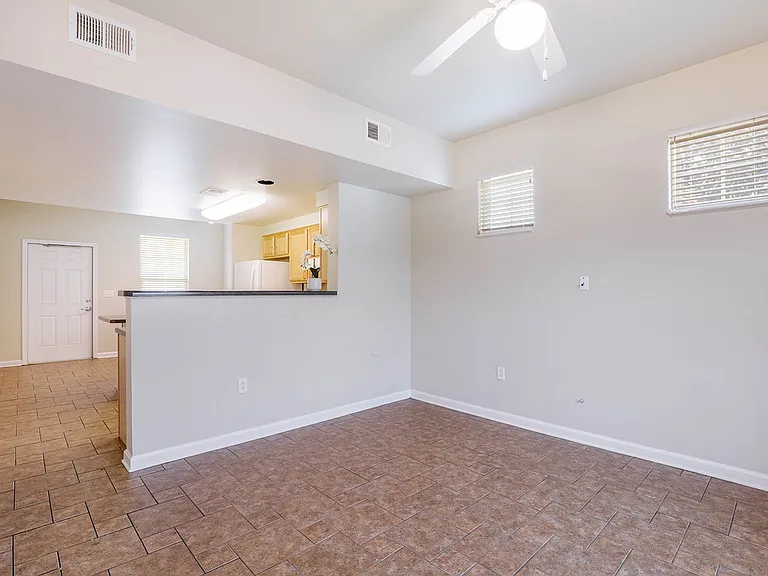 Legends Park Apartments — Photo 4