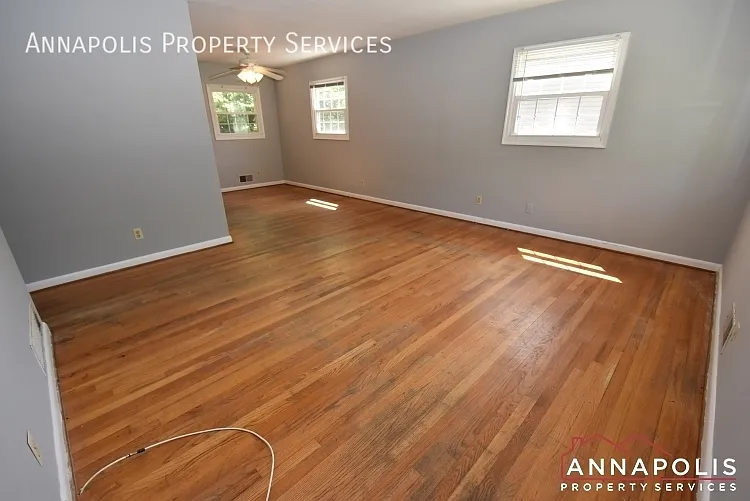 747 Warren Dr — Photo 7