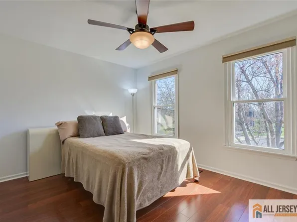 13 Patricia Way, Kendall Park, NJ 08824