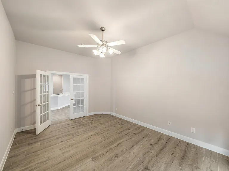 1524 N Bluebonnet Ln — Photo 9