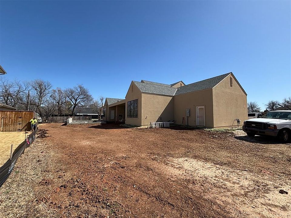 2nd image of 2729 Drakestone Ave