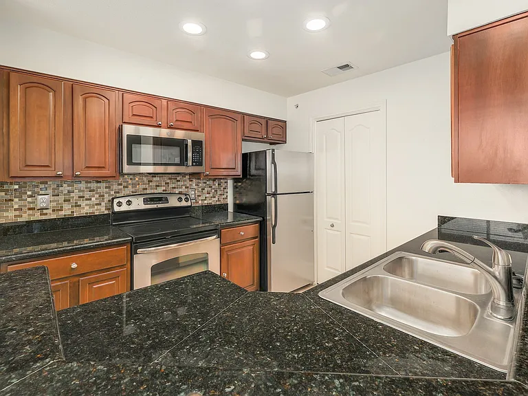 6000 Shepherd Mountain Cv #503 — Photo 13