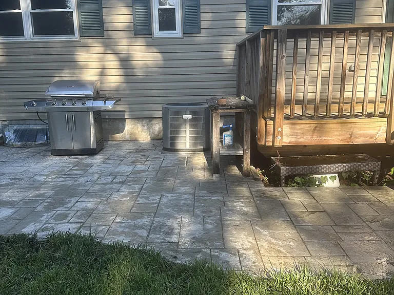 10 N Floyd St — Photo 58