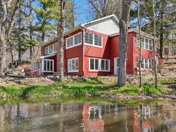 149 Oakwood Ave, Edgerton, WI 53534