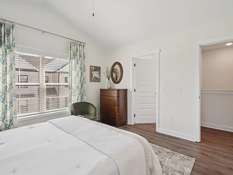 Legends Townhomes — Photo 9