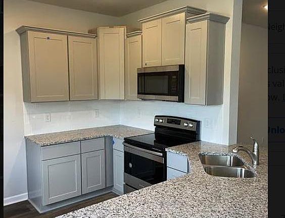 5th image of 2428 Salem Creek Ct
