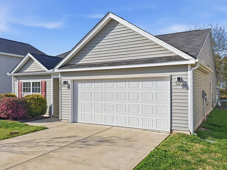 3916 Sabre Ln NW — Photo 1