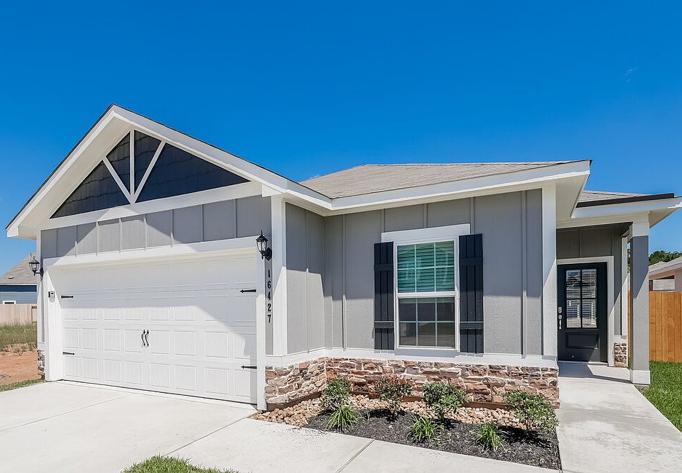 1st image of 16427 Honeysuckle Hill Dr