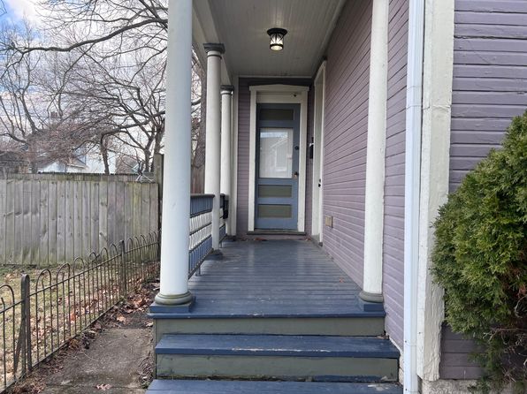 302 Oak St