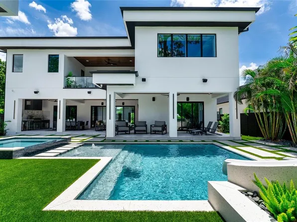 5002 W Poe Ave, Tampa, FL 33629