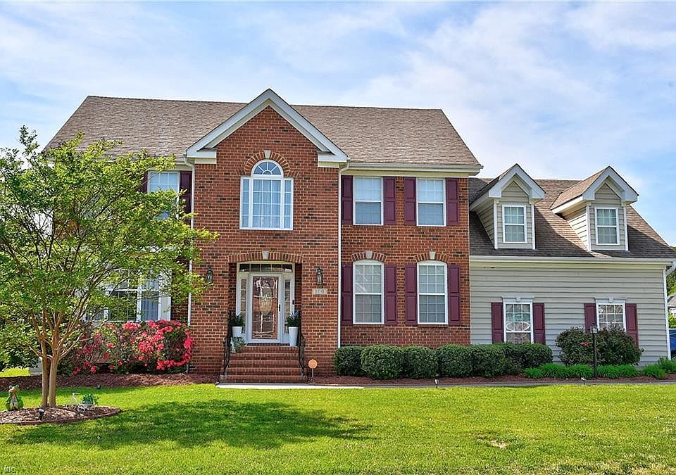 1st image of 100 Sweetbriar Ln