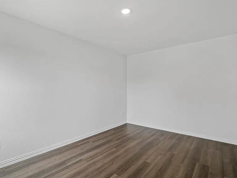 406 E Munson St — Photo 12
