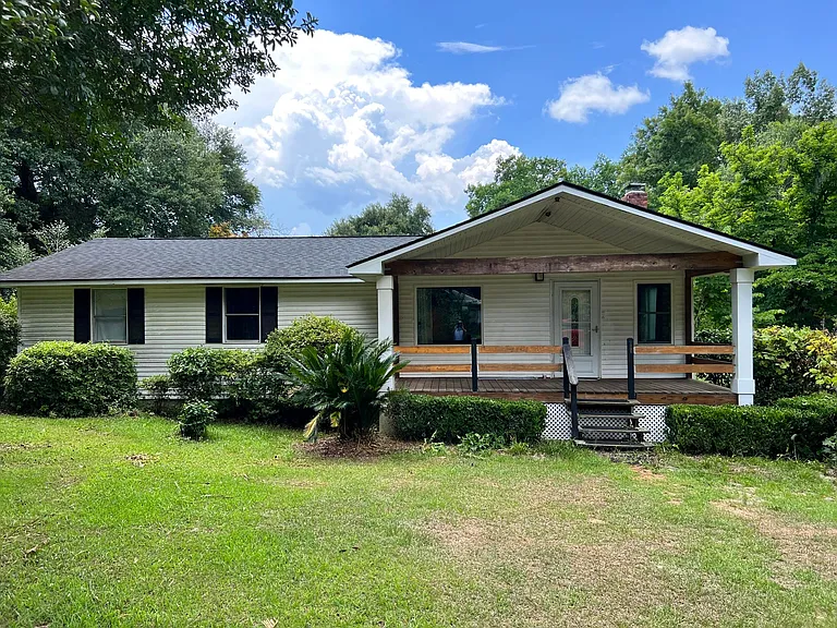 1005 Kirby Dr — Photo 1