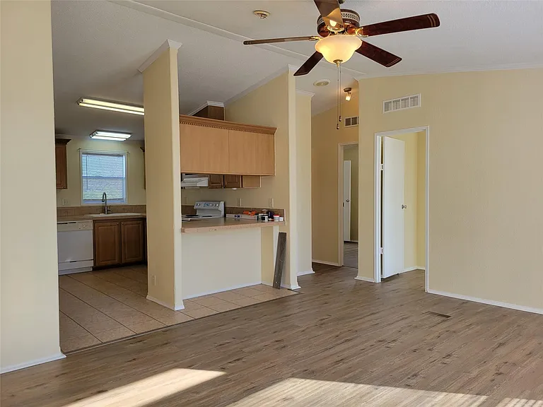 101 Heather Cv — Photo 3