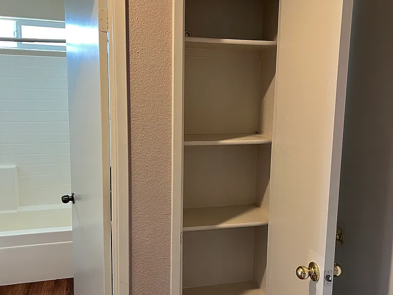 6047 Dresden Way — Photo 14