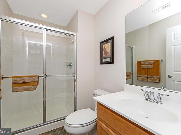 5th image of 27 Simpkins Ln