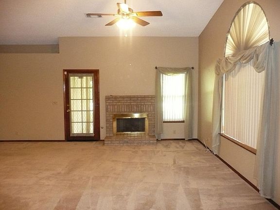 3rd image of 68 Cantebury Dr