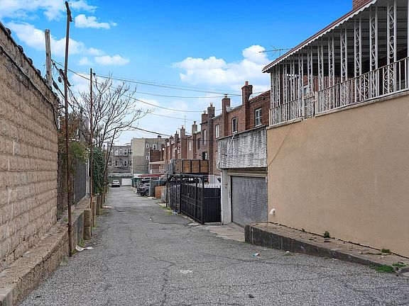3rd image of 1698 De Kalb Ave