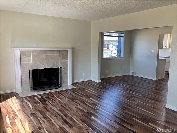 3rd image of 6501 E Portland Ave