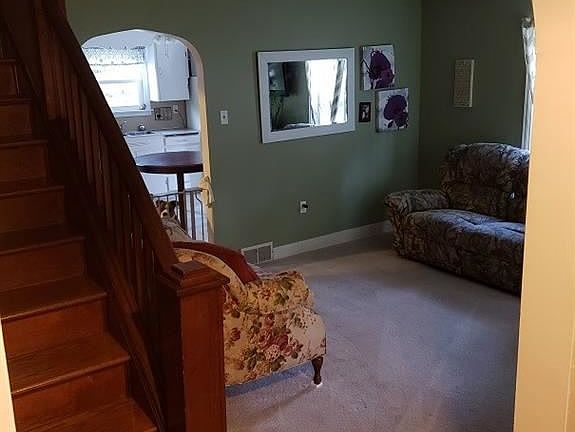 4th image of 33 Holt St