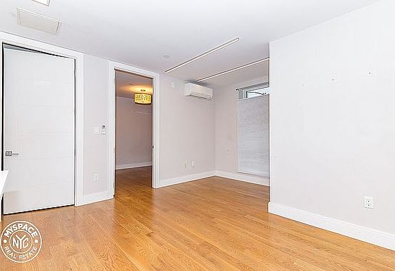 3rd image of 259 Evergreen Ave #3D