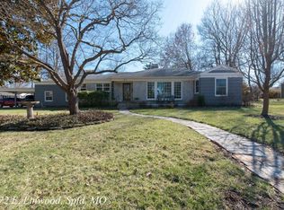 972 E Linwood Dr, Springfield, MO 65807