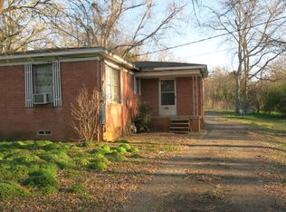 2224 Crockett Rd, Palestine, TX 75801