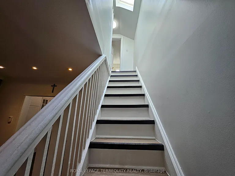 14 Hollis St — Photo 25