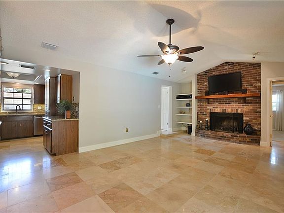 5th image of 116 E Cumberland Cir