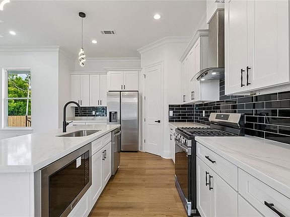 5th image of 7205 Easy St