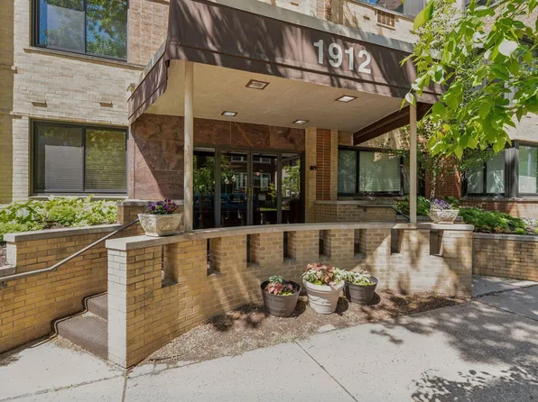 1912 Dupont Ave S APT 302, Minneapolis, MN 55403