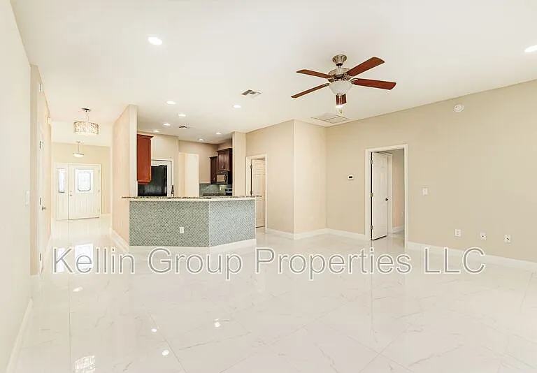 2611 Highlands Creek Way — Photo 6