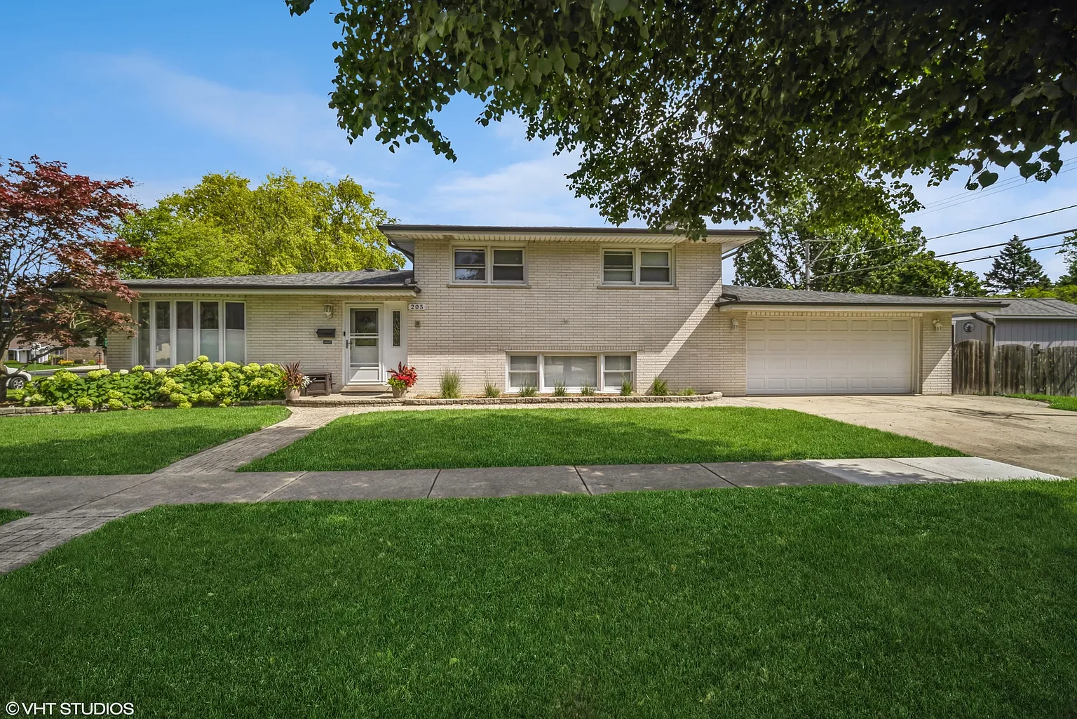 205 N Marcella Rd photo 1