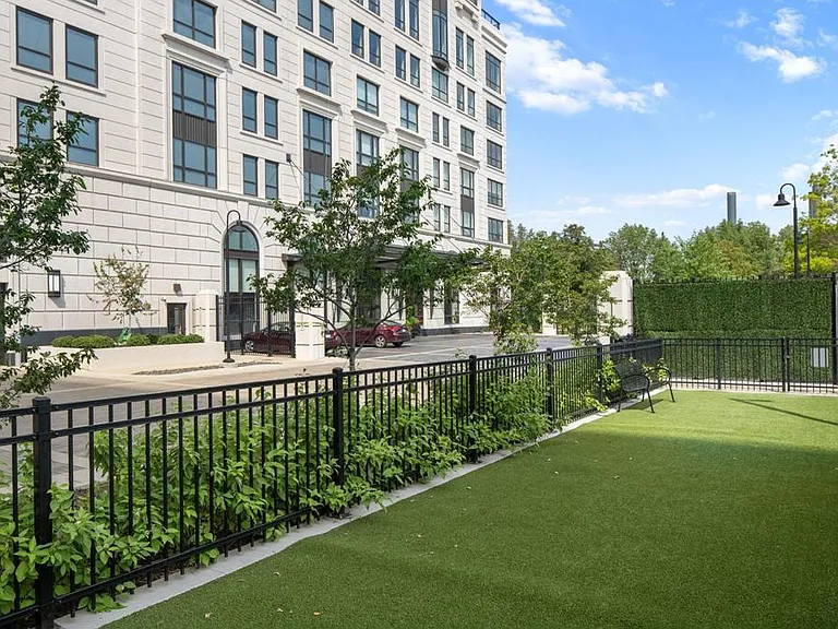 1111 W River Pkwy #11C — Photo 57