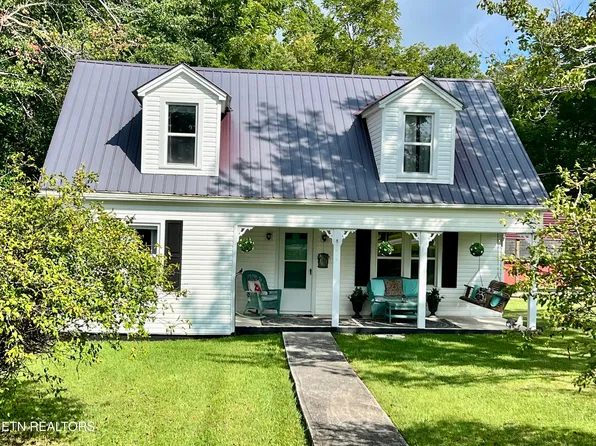 1222 Deer Lodge Hwy, Sunbright, TN 37872