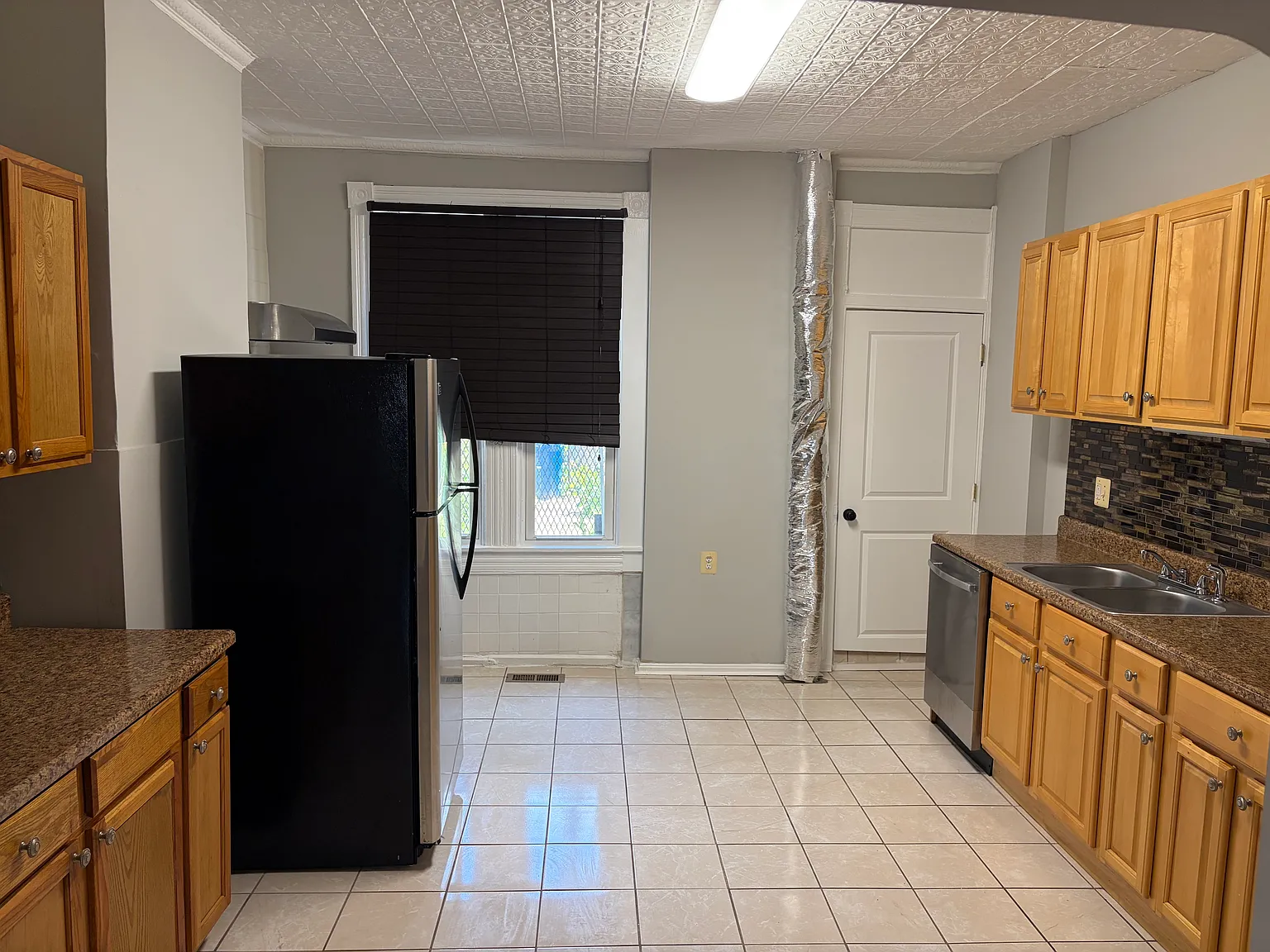 250X W Fayette St Baltimore MD 21223 — Photo 4