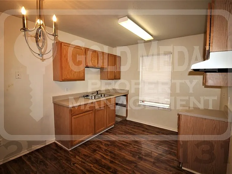 1101 Horizon Dr — Photo 4