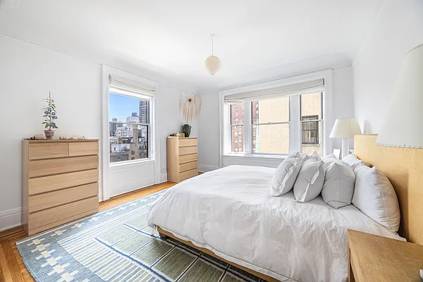 Bedroom, photo 1