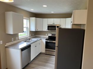 378 Harbor Town Ct #2, Holland, MI 49423