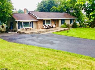 100 Freeway Ave, Hackettstown, NJ 07840