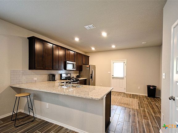5th image of 247 Kinsley Way