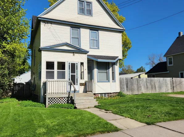 913 Bingham Ave, Sault Sainte Marie, MI 49783